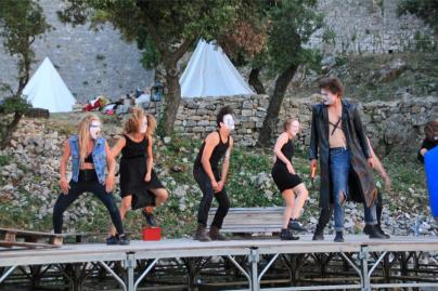 Chantecler 15 16
